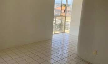 Imagem 5: Apartamento com 2 qts, interfone, 1 vaga de garagem, a poucos metros da avenida e parada d