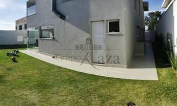 Imagem 4: Casa de condomínio para venda tem 390 metros quadrados com 3 quartos