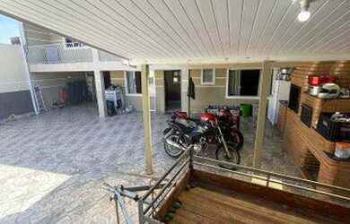 Imagem 6: Casa para venda possui 223 metros quadrados com 4 quartos em Alto Boqueirão - Curitiba - P