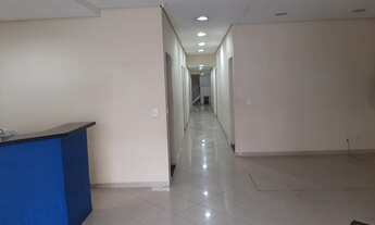 Imagem 3: Salão com 180m² mais mezanino com 70m² com 8 salas, 3 banheiros e 2 copas