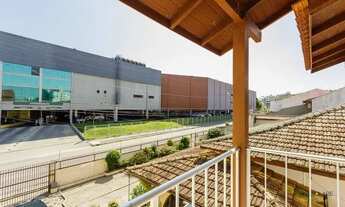 Imagem 5: Casa 04 dormitórios, sendo 01 suíte, à venda no Bairro Praia Comprida - São José/SC