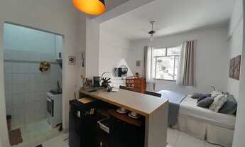 Imagem 2: Conjugado reformado no Catete com 27m², ótimo investimento