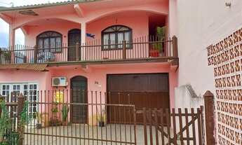 Imagem 2: Excelente sobrado com área de churrasqueira com vista para a lagoa!