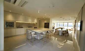 Imagem 3: Apartamento para venda possui 245 metros quadrados com 4 quartos em Centro - Balneário Cam