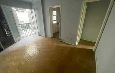 Imagem 2: Apartamento de dois dormitórios bem localizado na av. Mariante no bairro Rio Branco