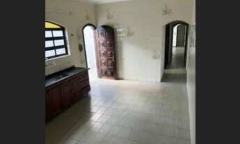 Imagem 5: Casa para aluguel tem 102 metros quadrados com 3 quartos