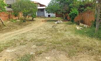 Imagem 2: Pequena casa em um terreno 449 metros