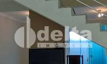 Imagem: Casa no condomínio Royal Park disponível