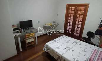 Imagem 3: Casa espaçosa de 3 pavimentos no coração da cidade