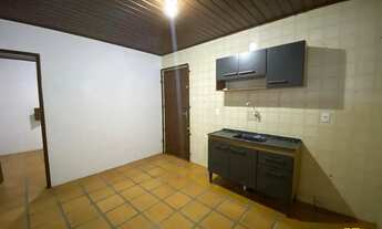 Imagem 9: BROGNOLI VENDE- Casa na quadra do mar no Centrinho dos Ingleses