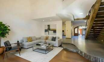 Imagem 3: Casa à venda - 4 quartos com jardim e quintal, no Vista Alegre - Curitiba PR