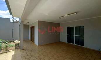 Imagem 3: EXCELENTE SOBRADO PARA LOCAÇÃO COM 3 DORMITÓRIOS, 01 SUÍTE, EDÍCULA E GARAGEM PARA 4 CARRO