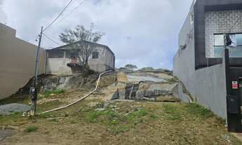 Imagem: Terreno com os projetos Arquit, estru.