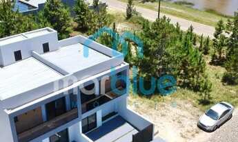 Imagem 5: Sobrado Geminado para Venda em Balneário Gaivota, SANTA FÉ, 2 dormitórios, 2 suítes, 3 ban