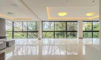 Imagem 5: Alto Padrão no TERRAZAS: 4 Suítes, 312m² e Vista Incrível para a Natureza