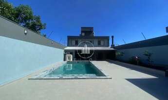 Imagem: Casa 4 Quartos com 2 Suítes e 210m²