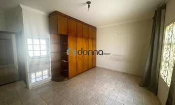 Imagem 2: Casa à Venda no Bairro Universitário, Uberaba - 3 quartos, 2 vagas, Financiamento Aceito