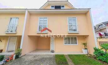 Imagem: Sobrado em Rua Arthur Manoel Iwersen - Boqueirão