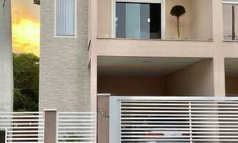 Imagem: Casa Geminada com 1 Suíte 2 demi-suítes