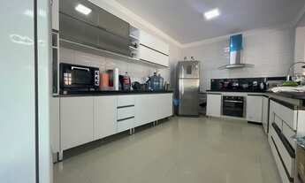 Imagem 1: Casa de condomínio térrea para venda possui 800 metros quadrados com 3 quartos