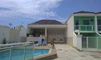 Imagem: Casa de condomínio triplex para venda tem