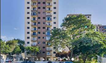 Imagem 3: Apartamento repleto de móveis planejados, com sacada, 2 dormitórios e 1 vaga disponível pa