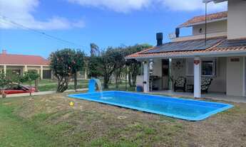 Imagem 2: Lindo Sobrado de esquina em localização privilegiada a poucos metros do mar!