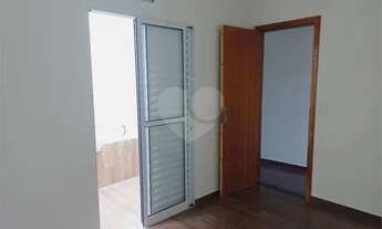 Imagem 6: Sobrados novos. Edu Chaves 3 suites