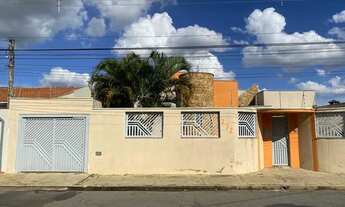 Imagem 1: Aluga-se Casa com 3 dormitórios