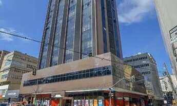 Imagem: Frente à Praça Carlos Gomes!! Conjunto