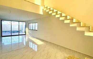 Imagem 5: Casa com 4 suítes + dependência, espaço gourmet e piscina