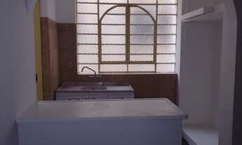 Imagem 6: Apartamento para aluguel possui 85 metros quadrados com 2 quartos em Petrópolis - Porto Al