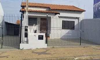 Imagem 2: Casa de fundos com 1 dormitório e entrada independente