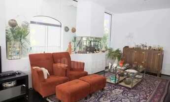 Imagem 4: Cobertura duplex em rua arborizada