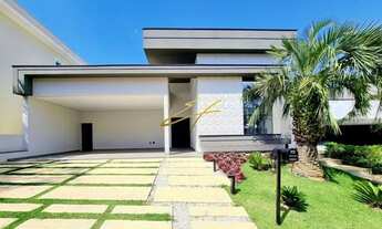 Imagem 3: Linda Casa Térrea em Condomínio Fechado de Alto Padrão, 4 Suítes, Piscina