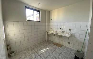 Imagem 2: Qs 108 apartamento de 2 quartos, fica no 4º andar, próximo do metro só R$ 135.000,00