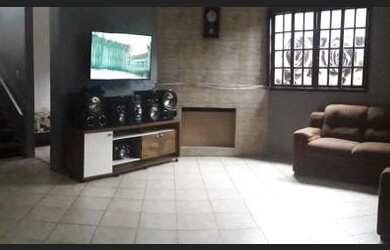 Imagem 2: Casa para Venda em Suzano, Jardim do Bosque, 4 dormitórios, 1 suíte, 2 banheiros, 3 vagas