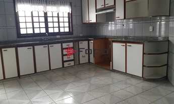 Imagem 4: Casa em Condomínio - Jardim das Colinas - 04 Dormitórios - 250 m²