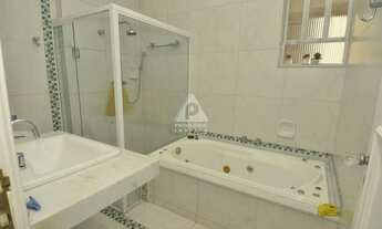 Imagem 11: Apartamento amplo com vaga, vista livre e sol da manhã a venda em Copacabana!