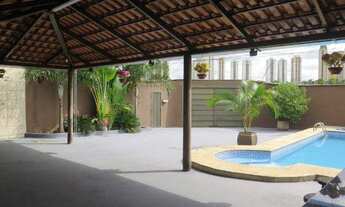 Imagem 4: Espaço de festa com piscina aquecida