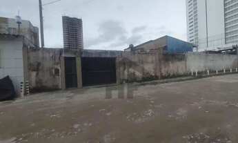 Imagem 2: Casa de 276m² à venda, no terreno de 450m², 4 quartos (2 suítes), localizada em Barra de J