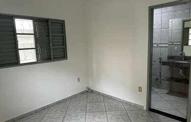 Imagem 5: Alugo excelente casa c/ 3Qts, 2 Sts + edícula, condomínio fechado em Vicente Pires - Rua05