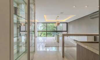 Imagem 6: Alto Padrão no TERRAZAS: 4 Suítes, 312m² e Vista Incrível para a Natureza