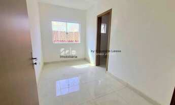 Imagem 3: CASA ASSOBRADADA COM 02 DORMITÓRIOS SENDO SUÍTES, COZINHA, BANHEIRO, ÁREA DE SERVIÇO E 01