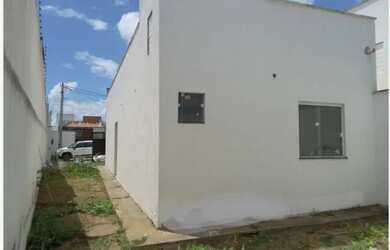 Imagem 3: Casa nova, 2 suítes, área lateral e quintal, vaga 2 carros, Conceição, 400 m da Contorno