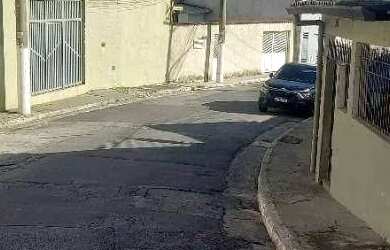 Imagem 2: SOBRADÃO C/ PISCINA !!!