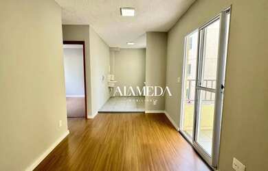 Imagem 3: Apartamento com 2 Quartos e Sacada com Churrasqueira para alugar, 47 m² por R$ 990/mês - A