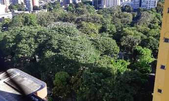 Imagem 2: Vendo um Excelente Apartamento no Ed. Gilberto Mestrinho, em frente à Praça Batista Campos