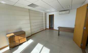 Imagem 5: Andar comercial bem alto com 330 m² na Av. Churchill ao lado do ministério da Aeronáutica