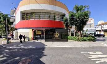 Imagem: Prédio comercial com 20 salas e 15 vagas